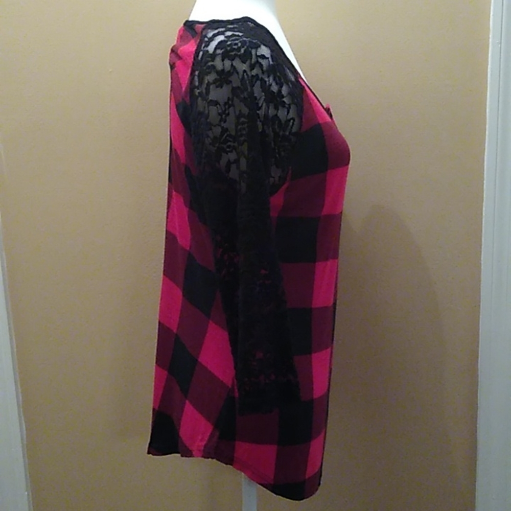 Women's Top - Picture 2 of 5